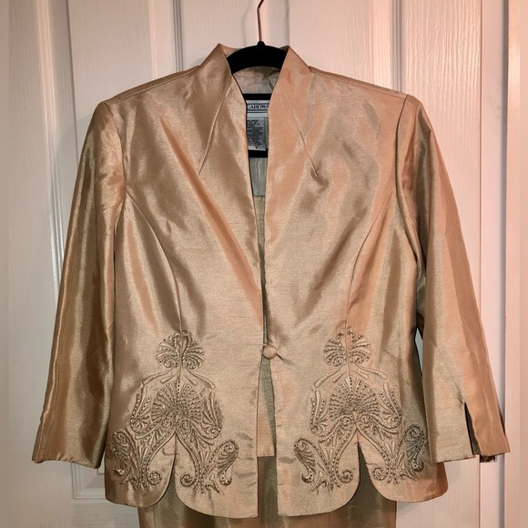 Jessica Howard Gold 2 Piece Dress - Picture 2 of 5